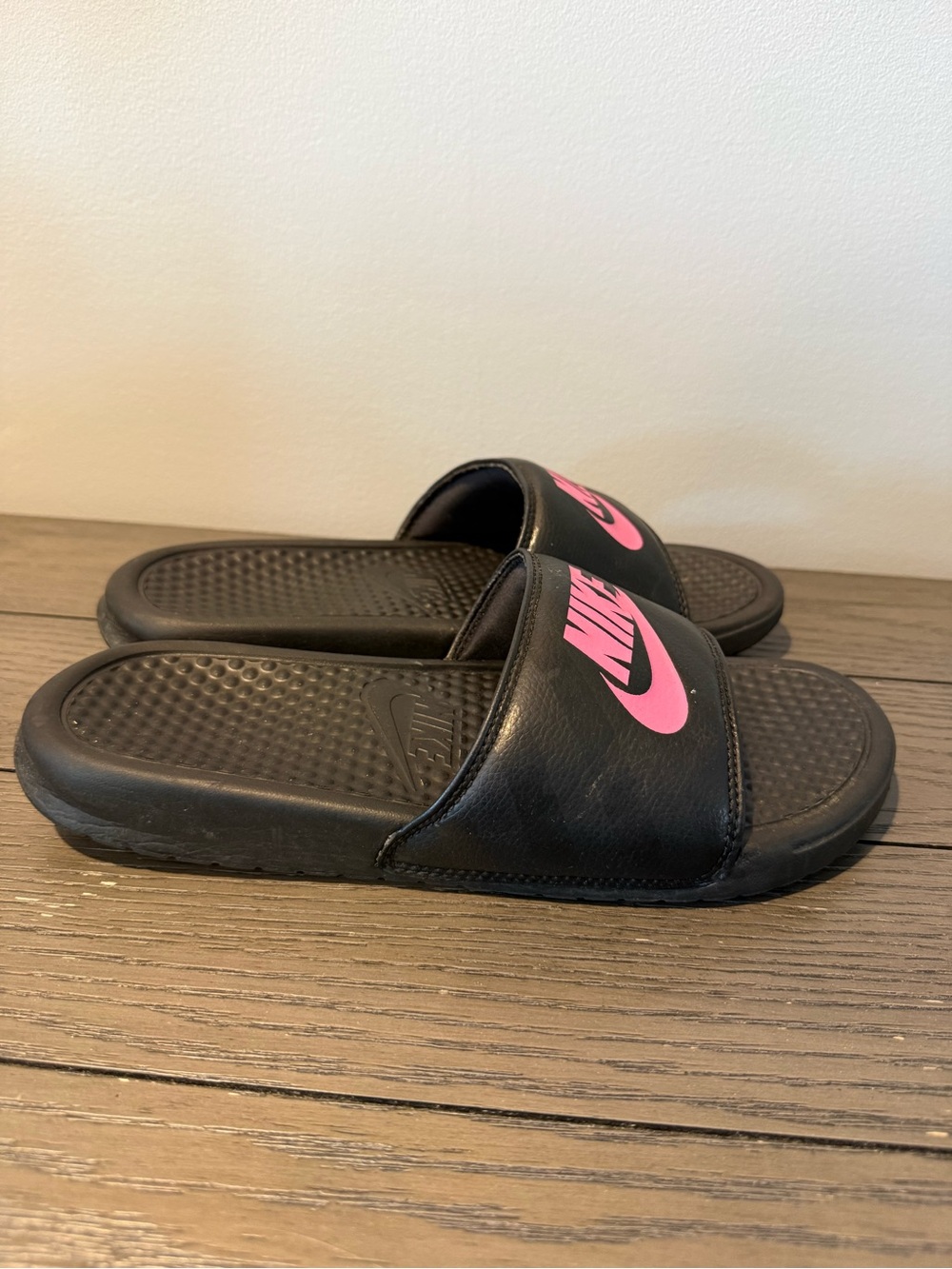 Nike Black Slides with Pink Swoosh - Picture 3 of 5
